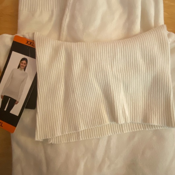 Andrew Marc Ladies Turtle Neck/Birch - Picture 5 of 6